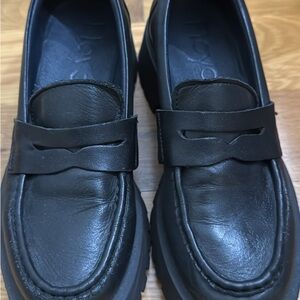 Elegant Black Leather Loafers